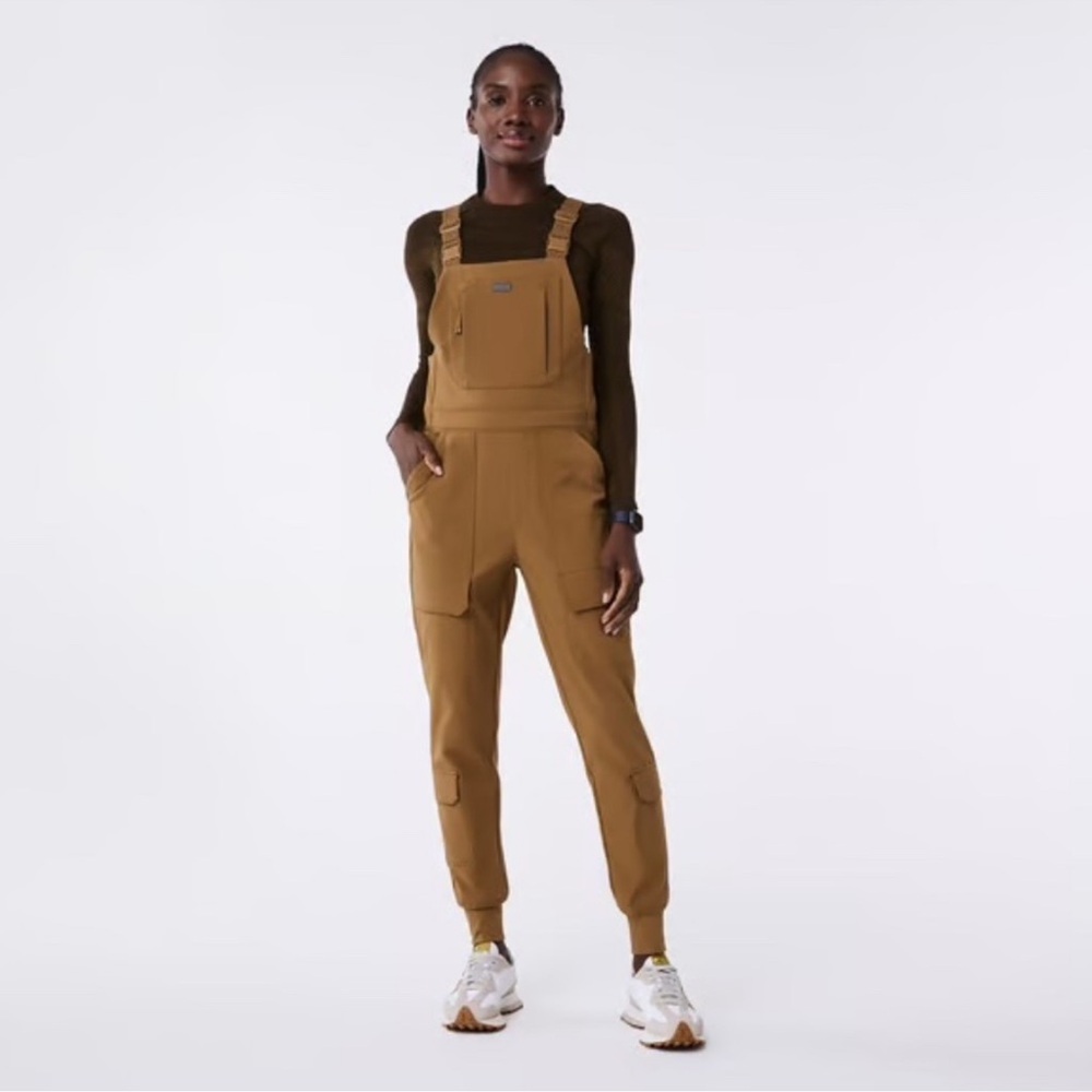 NWOT FIGS Industrial overalls “Earth”/tan brown color size S
Worn once